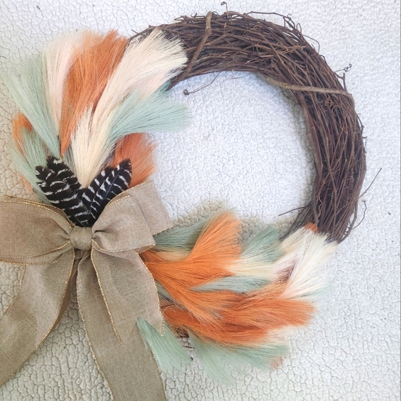 Feather door wreath. - Picture 2 of 4